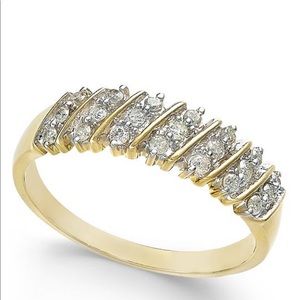 (1/5 ct. t.w.) ring in 10K White or Yellow Gold